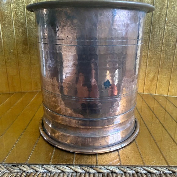 VTG hammered copper bucket planter French - Picture 2 of 8
